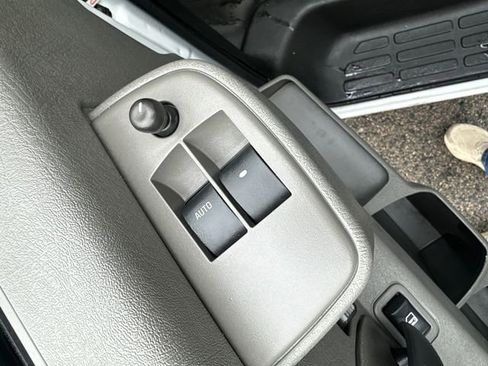 Used 2025 Chevrolet Express 3500 Extended w/ Driver Convenience Package RWD image 22