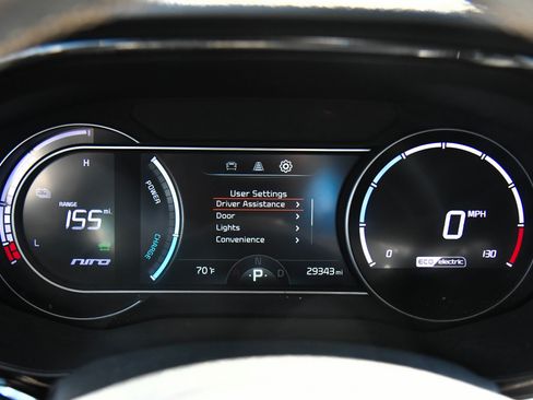 Used 2022 Kia Niro EX FWD image 29