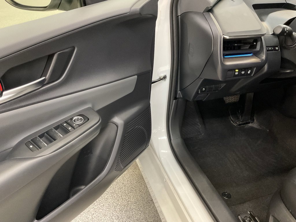 Used 2024 Toyota Prius XLE AWD/4WD image 12