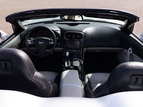 Used 2009 Chevrolet Corvette Convertible w/ Preferred Equipment Group image 9
