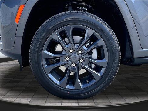 New 2026 Jeep Grand Cherokee L Limited AWD/4WD image 33