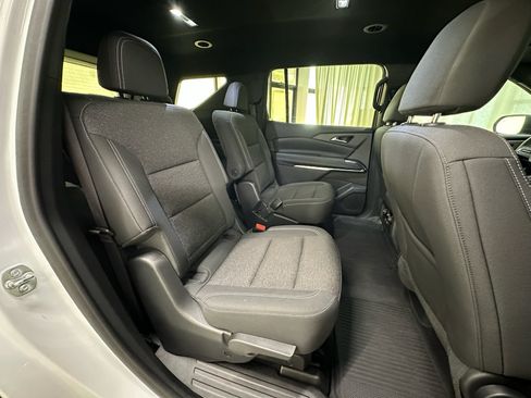 Used 2024 Chevrolet Traverse LT w/ LPO, Floor Liner Package FWD image 17
