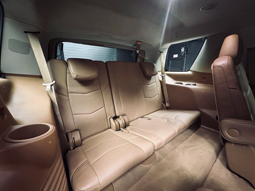 Used 2016 Cadillac Escalade Platinum AWD/4WD image 19
