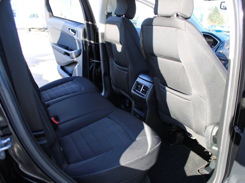 Used 2018 Ford Edge SEL image 11