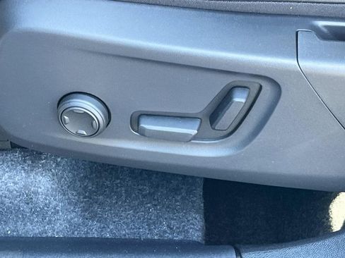 New 2026 Volvo XC40 B5 Core w/ Climate Package image 21