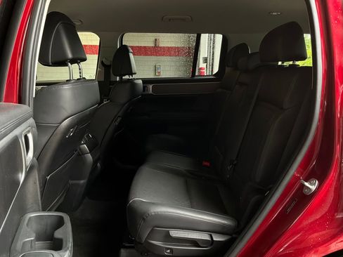 Used 2025 Hyundai Santa Fe SEL FWD image 12