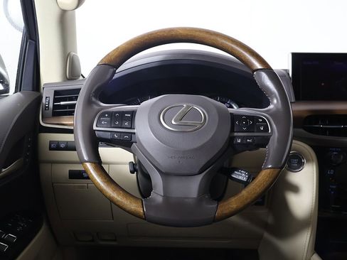 Used 2016 Lexus LX 570 4WD image 46