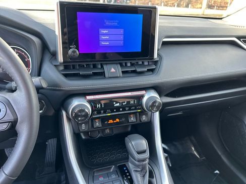 Used 2025 Toyota RAV4 XLE image 11