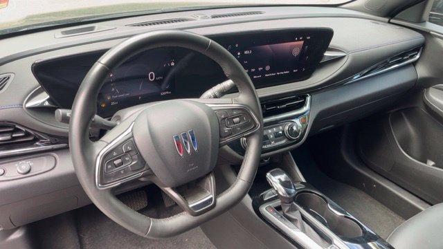 Used 2025 Buick Envista Sport Touring FWD image 6