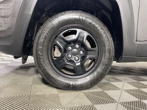 Used 2019 Jeep Renegade Sport AWD/4WD image 12