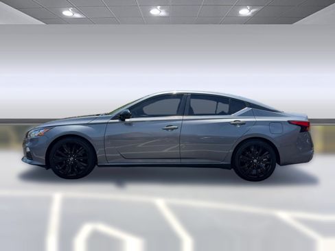 Used 2020 Nissan Altima 2.5 SR FWD image 2
