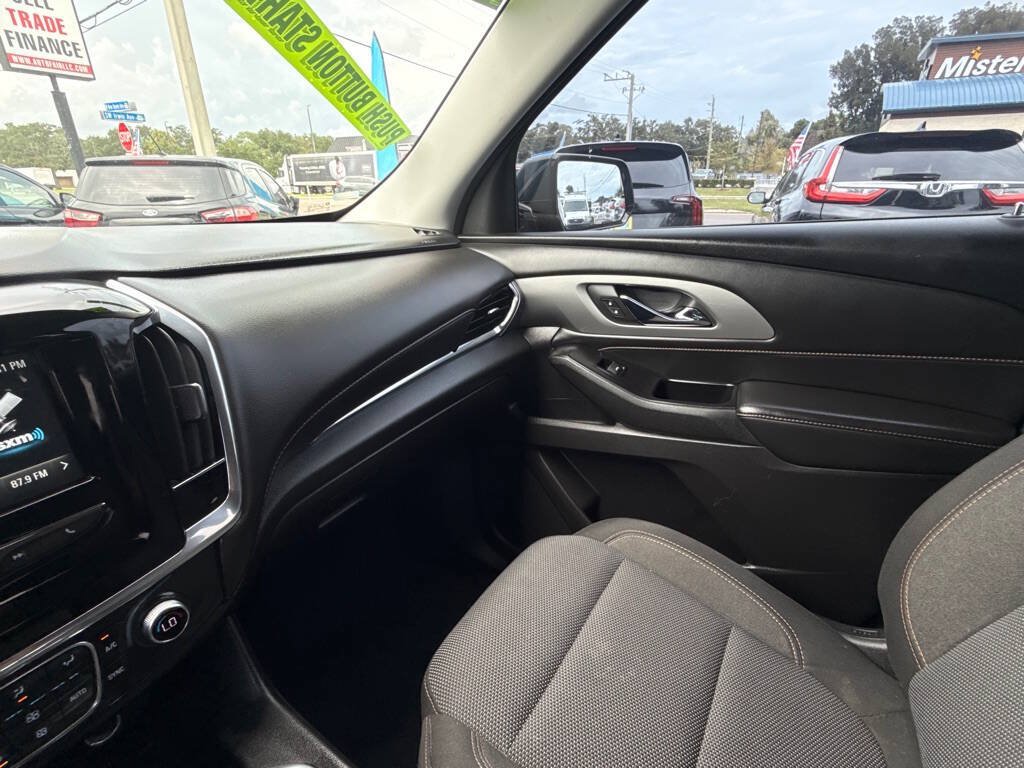 Used 2018 Chevrolet Traverse LT FWD image 18