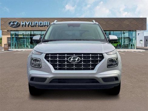 Certified 2026 Hyundai Venue SEL FWD image 12