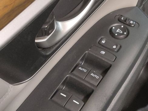 Used 2018 Honda CR-V EX-L image 27