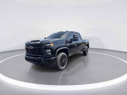 Used 2026 Chevrolet Silverado 2500 Custom w/ Custom Value Package image 4