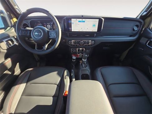 Used 2025 Jeep Gladiator Rubicon w/ Safety Group image 10