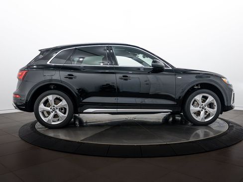 Used 2023 Audi Q5 2.0T Premium Plus w/ Premium Plus Package AWD/4WD image 3