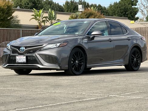 Used 2021 Toyota Camry XSE image 8