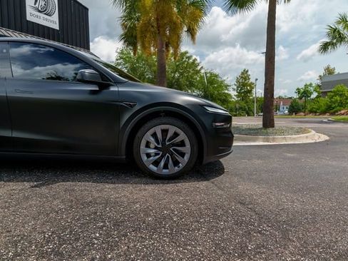 Used 2026 Tesla Model Y 2WD image 22