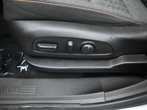 Used 2022 Chevrolet Equinox LT FWD image 26