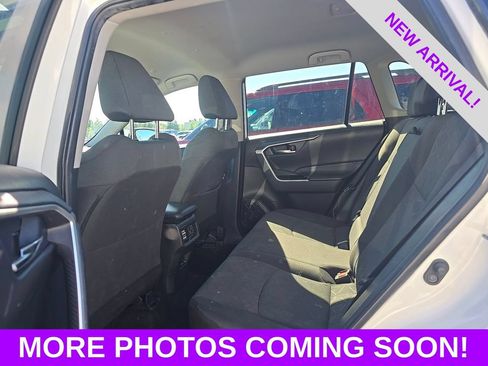 Used 2024 Toyota RAV4 XLE AWD/4WD image 17