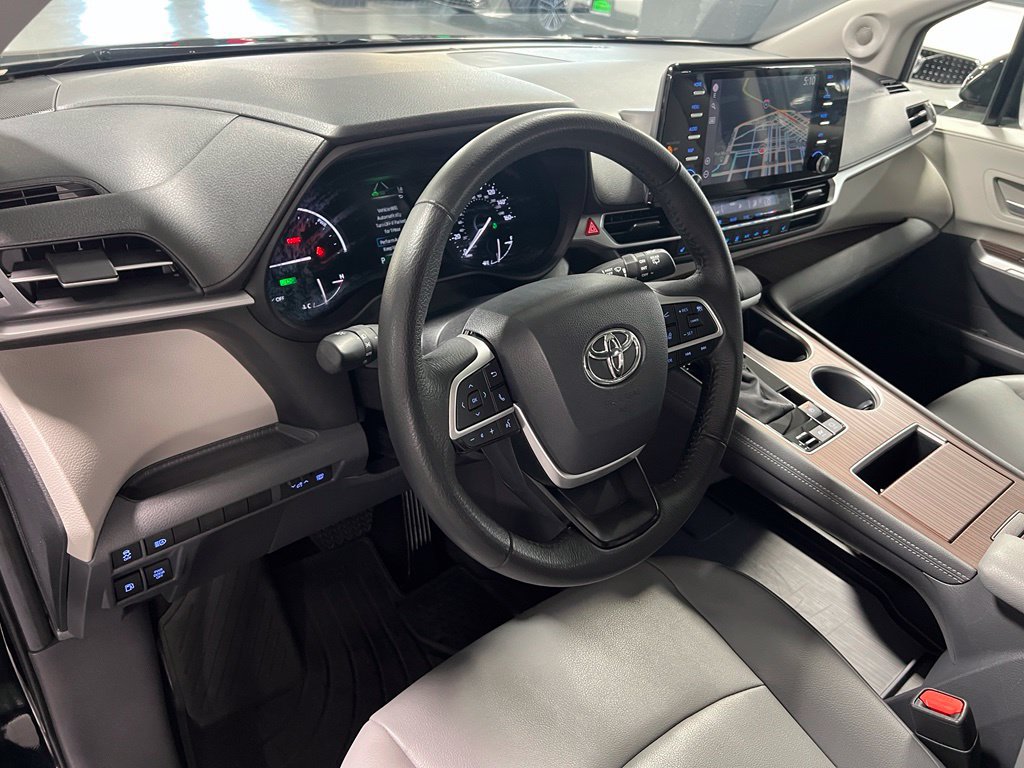 Certified 2023 Toyota Sienna XLE w/ XLE Plus Package FWD image 13
