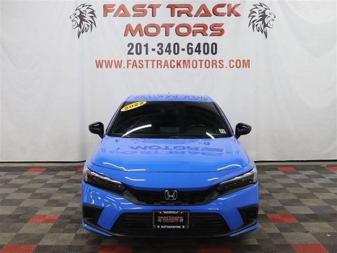 Used 2022 Honda Civic Sport image 2