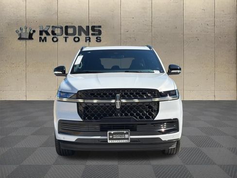 New 2026 Lincoln Navigator L Reserve w/ Jet Appearance Package AWD/4WD image 3