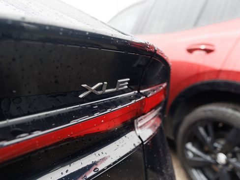 Used 2024 Toyota Prius XLE image 11