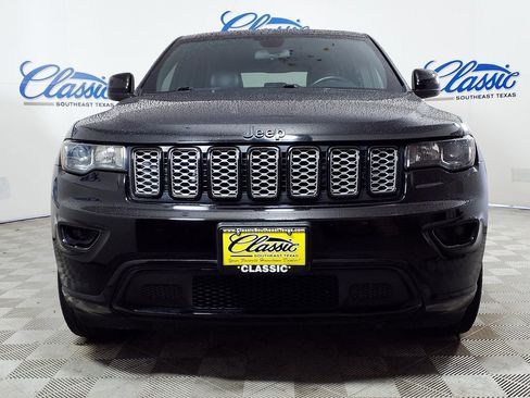 Used 2021 Jeep Grand Cherokee Laredo X RWD image 3