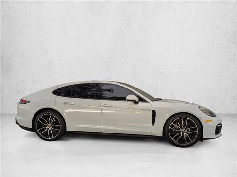 Used 2022 Porsche Panamera image 4