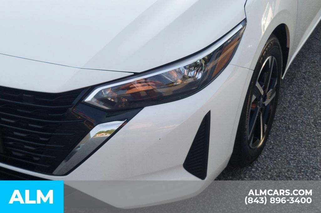 Used 2024 Nissan Sentra SV FWD image 11