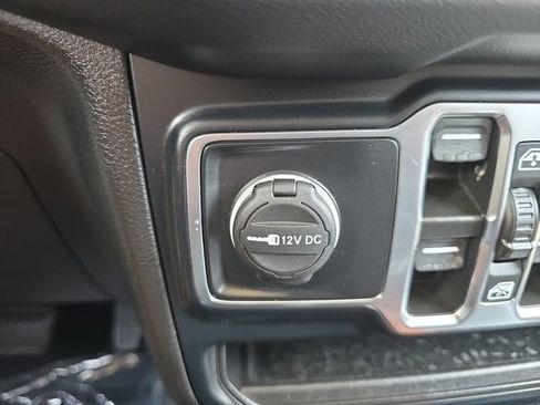 Used 2024 Jeep Wrangler Unlimited Sahara AWD/4WD image 29