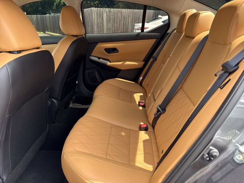 Used 2024 Nissan Sentra SV w/ SV Premium Package FWD image 10