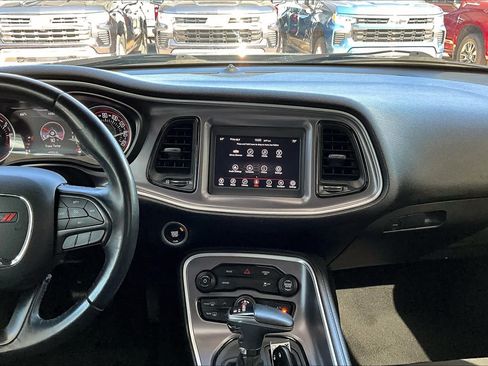 Used 2019 Dodge Challenger SXT RWD image 6