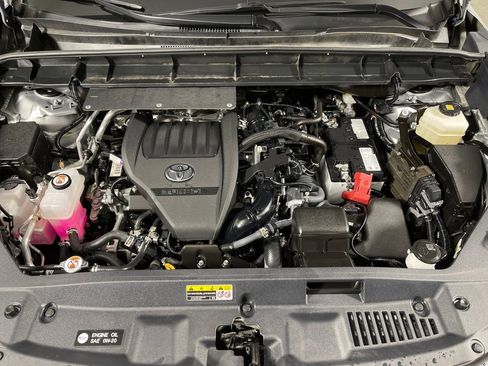 Certified 2025 Toyota Highlander LE image 9