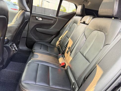 Used 2025 Volvo XC40 B5 Core AWD/4WD image 26
