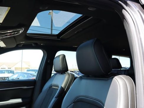 New 2026 Jeep Grand Cherokee L 4WD image 29