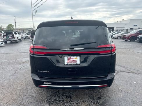 Used 2023 Chrysler Pacifica Touring-L FWD image 26