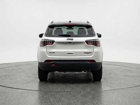 Used 2025 Jeep Compass Trailhawk AWD/4WD image 7