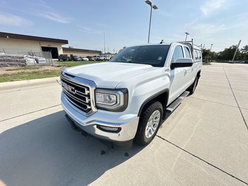 Certified 2019 GMC Sierra 1500 SLE w/ SLE Value Package AWD/4WD image 18