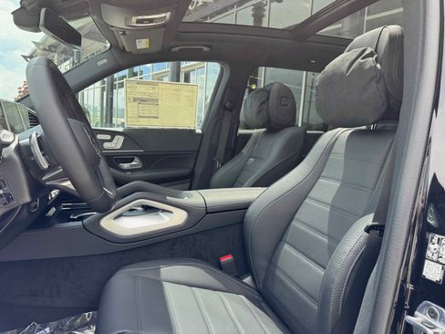 New 2025 Mercedes-Benz GLS 580 580 4MATIC image 15