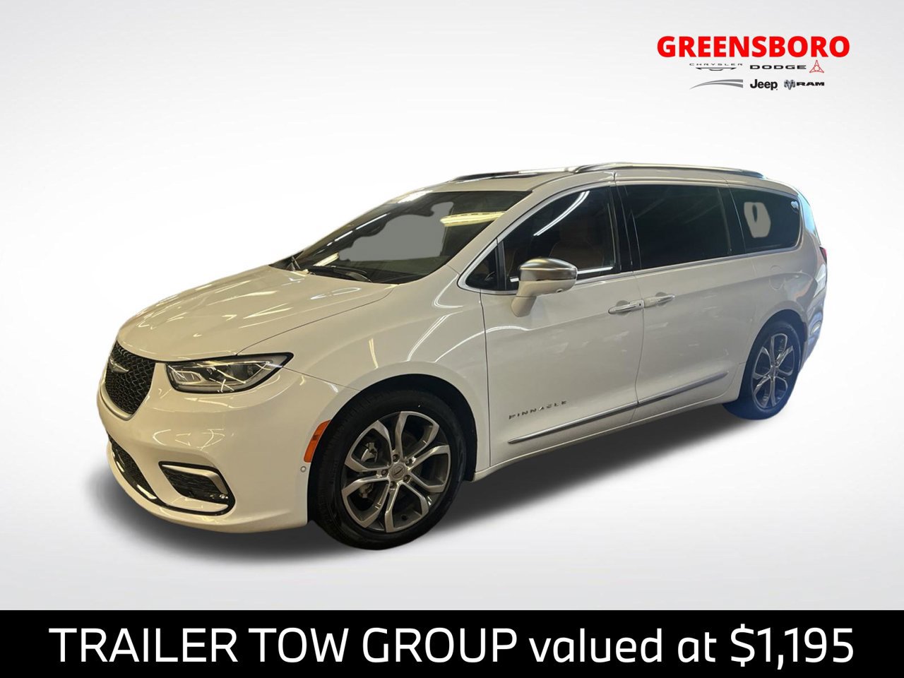 Used 2024 Chrysler Pacifica Pinnacle w/ Trailer Tow Group FWD 360° Tour