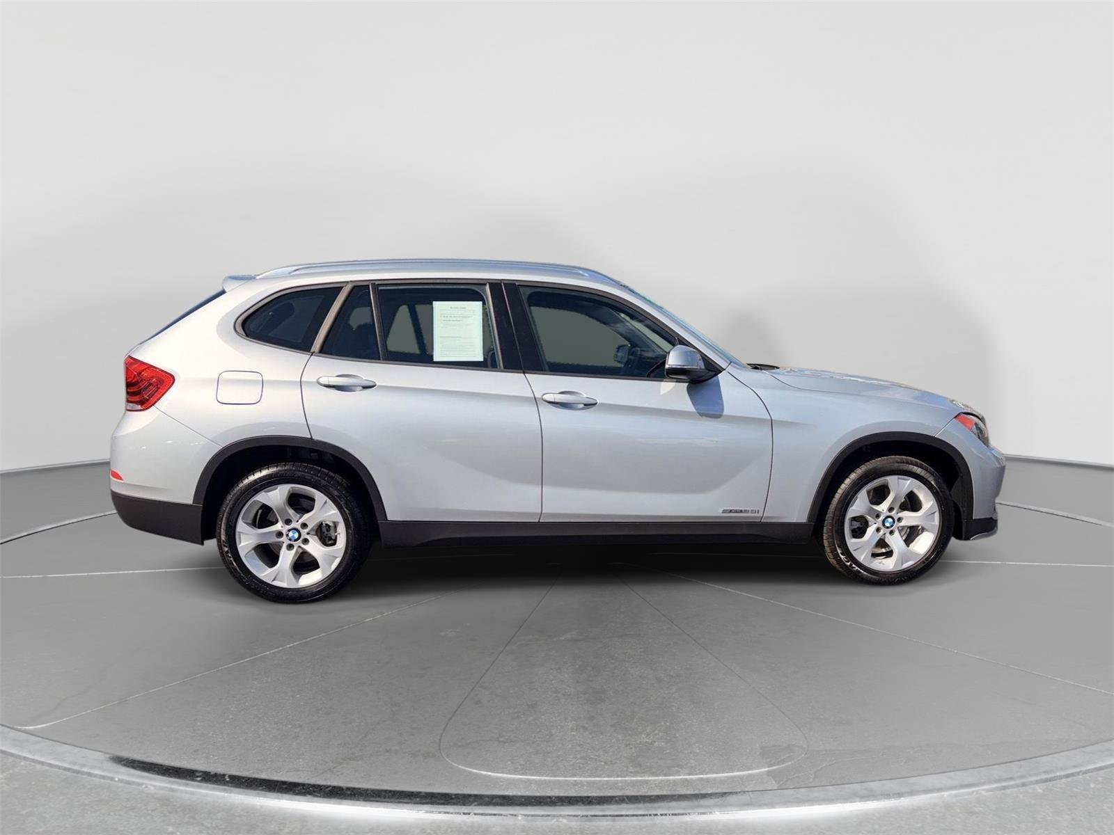 Used 2015 BMW X1 sDrive28i RWD image 6