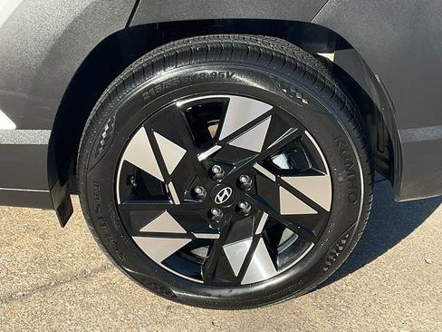 Used 2025 Hyundai Kona SEL image 8
