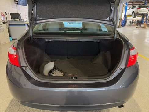 Used 2014 Toyota Corolla LE image 11