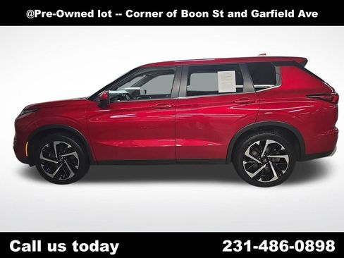 Used 2024 Mitsubishi Outlander SE AWD/4WD image 2