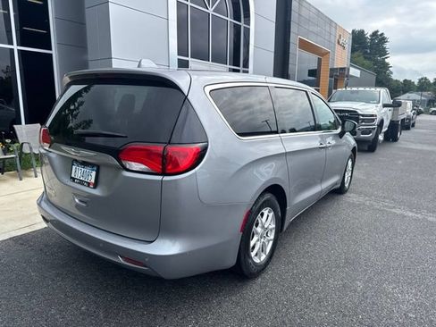 Certified 2018 Chrysler Pacifica Touring w/ Security Group FWD image 6