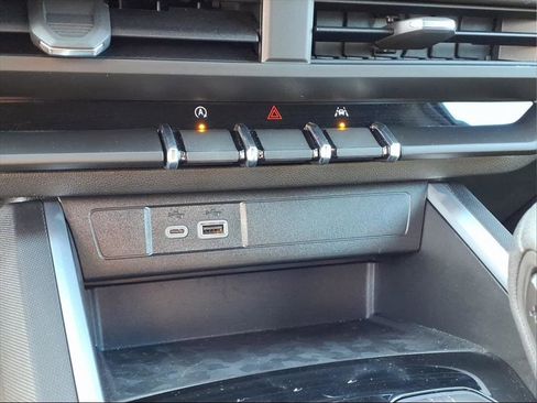 Used 2024 Chevrolet Colorado Trail Boss w/ Technology Package image 18