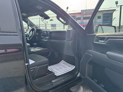 Used 2023 Chevrolet Silverado 1500 RST w/ Z71 Off-Road Package image 18